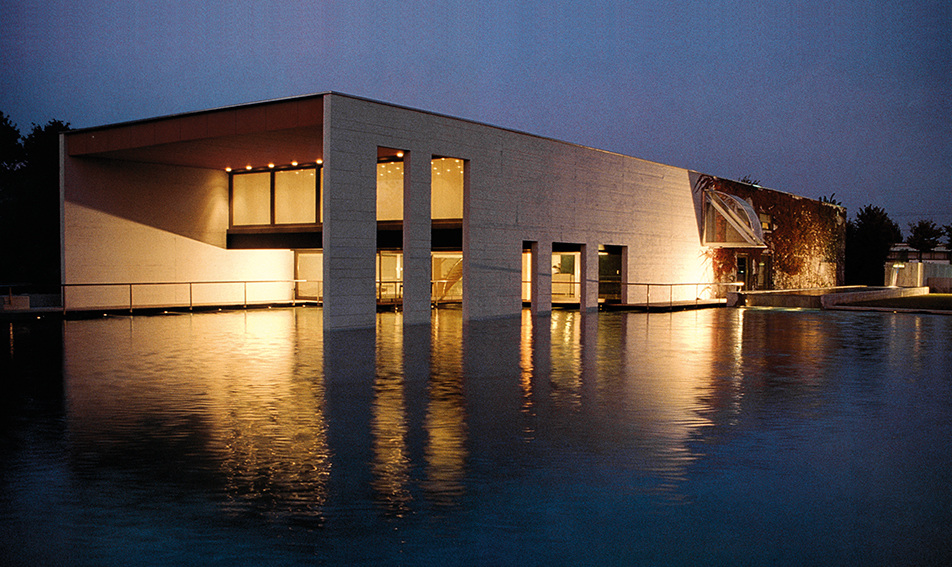 Nuvolari Lenard Design Centre - night shot