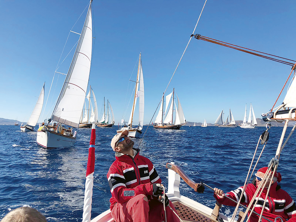 BODRUM&#39;UN MUSTAFA USTA&#39;SI EGE&#39;NİN KIZILÇAMI -
